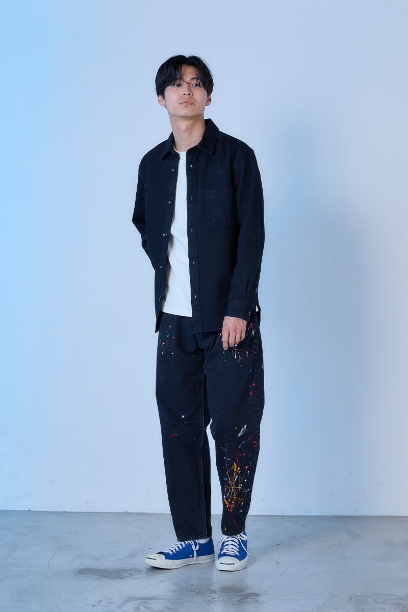 JAPAN BLUE JEANS 13oz Denim shirt　BLK/wide Tapered　ペイント デニムオンデニム 着用イメージ