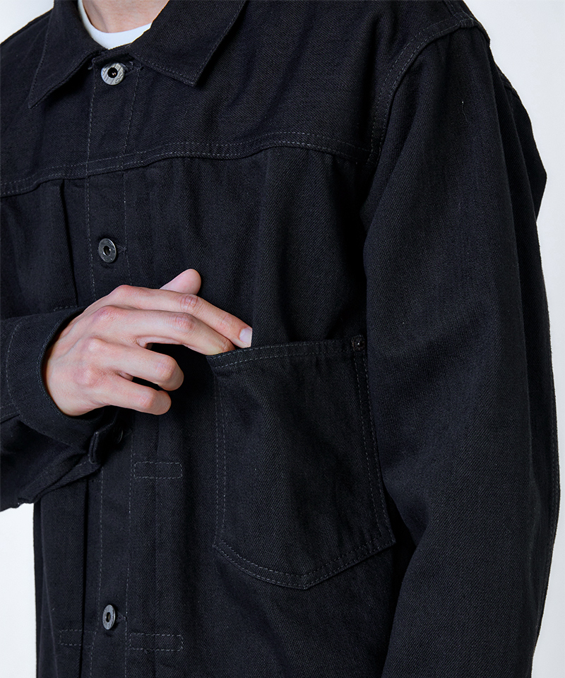 BLACK DENIM JACKET 着用イメージ03