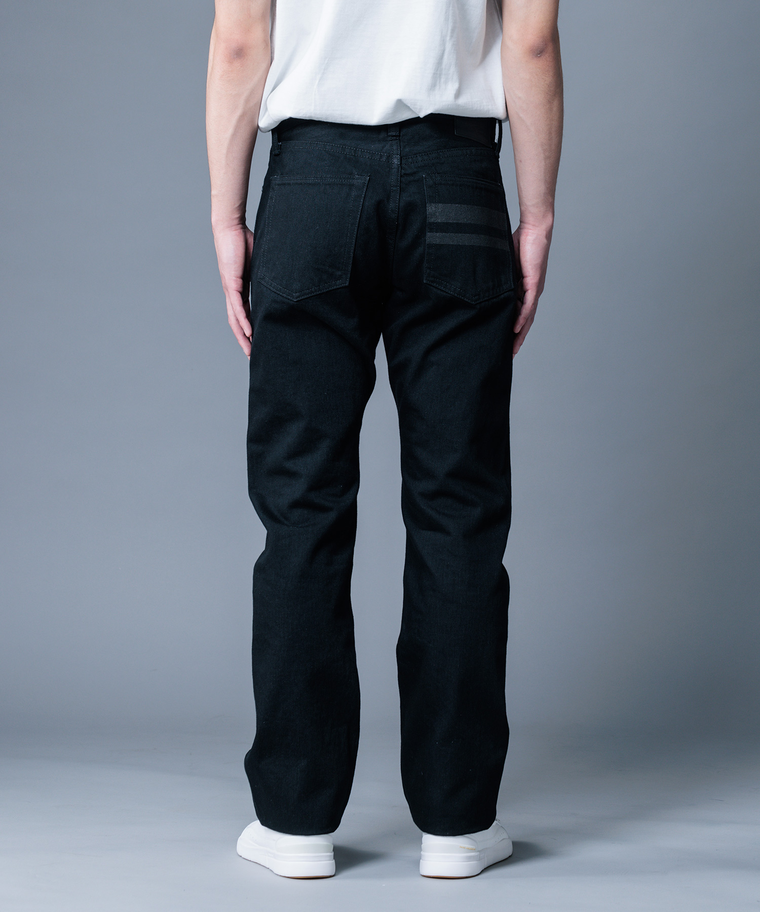 BLACK×BLACK SLIMFIT STRAIGHT